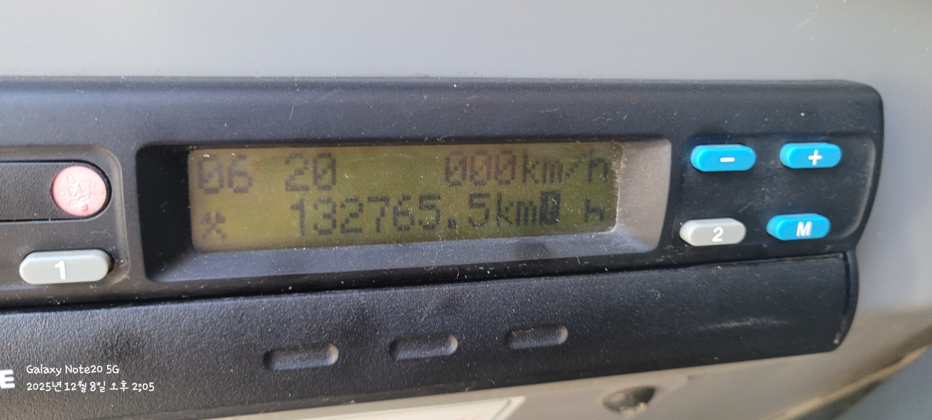 LTM 1095-5.1 Gauges & Hours 1